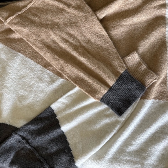 Colorblock Women's Sweater - Picture 4 of 4